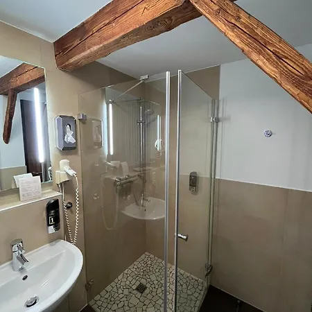 Gasthaus Lindenhof 3*