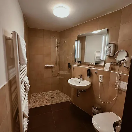 Gasthaus Lindenhof 3*