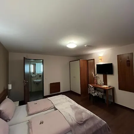 Gasthaus Lindenhof Hotel 3*