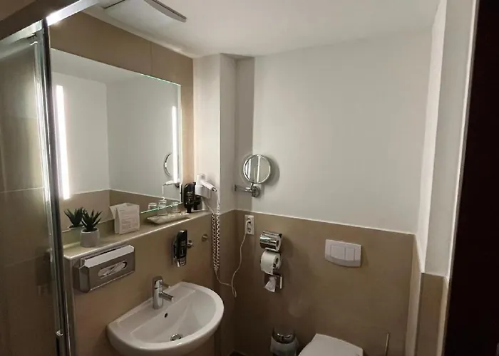 호텔 Gasthaus Lindenhof 3*