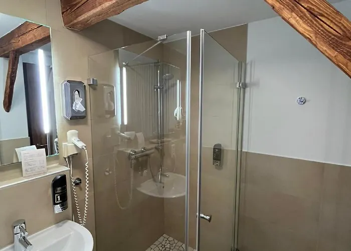 Gasthaus Lindenhof 3*