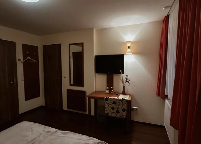 Gasthaus Lindenhof 호텔 머치