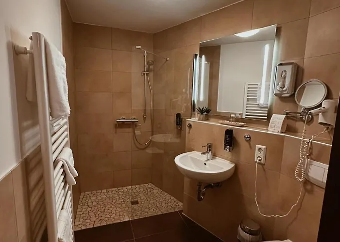 Gasthaus Lindenhof 3*