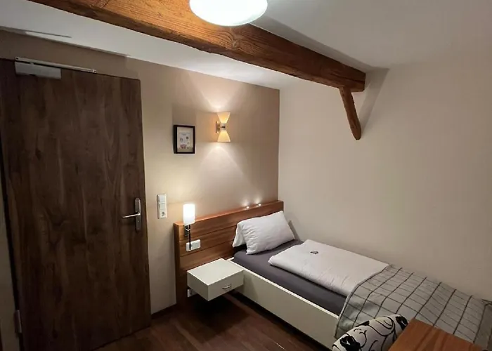 Gasthaus Lindenhof 호텔 3*